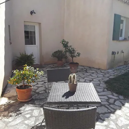 Апартаменты Studio Presqu'ile De Giens